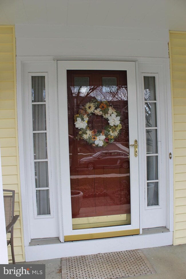 14919 Saddle Creek Dr, Burtonsville, MD 20866 - photo 2