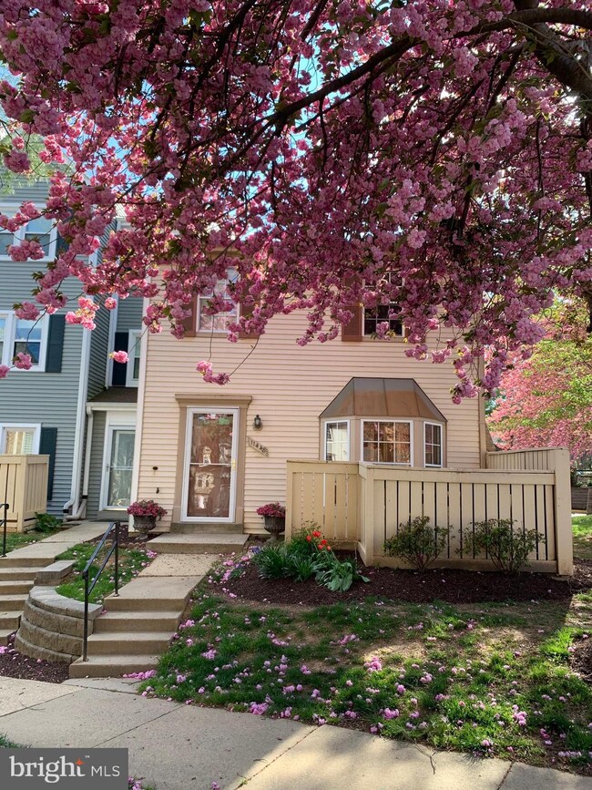 11448 Appledowre Way, Germantown, MD 20876 - photo 2