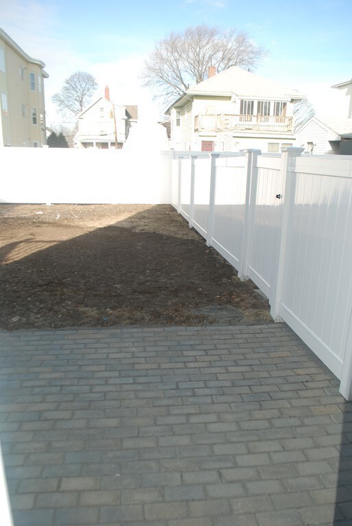31 4th St, Medford, MA 02155 - photo 4