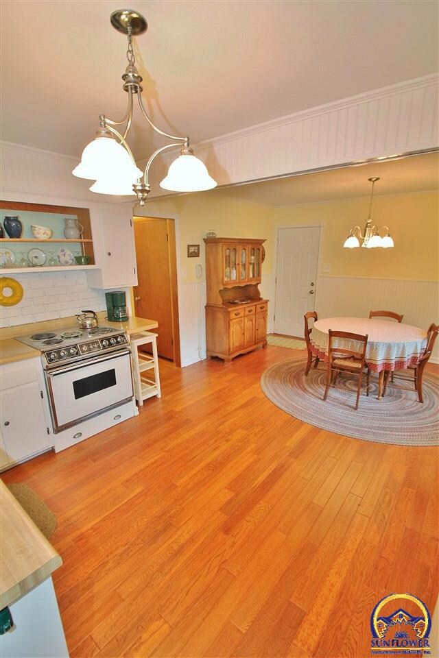 1912 SW Collins Ave, Topeka, KS 66604 - photo 5