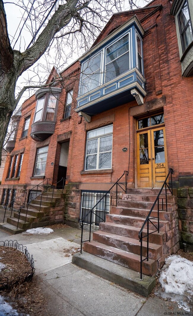 354 Hamilton St, Albany, NY 12210 - photo 5