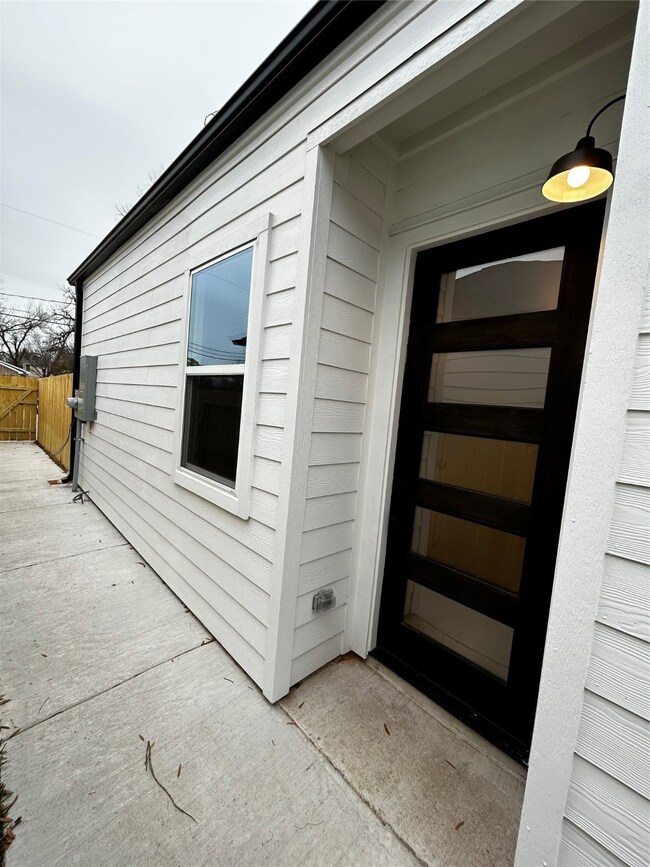 8424 Wileyvale Rd unit A, Houston, TX 77016 - photo 2