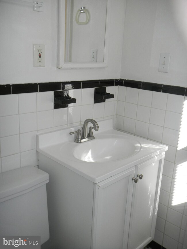 704 Laurel Ave unit 2, Laurel, MD 20707 - photo 6