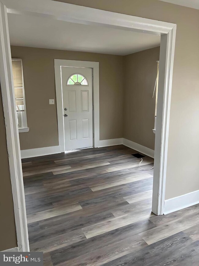 1105 N Chestnut St, Paulsboro, NJ 08066 - photo 2