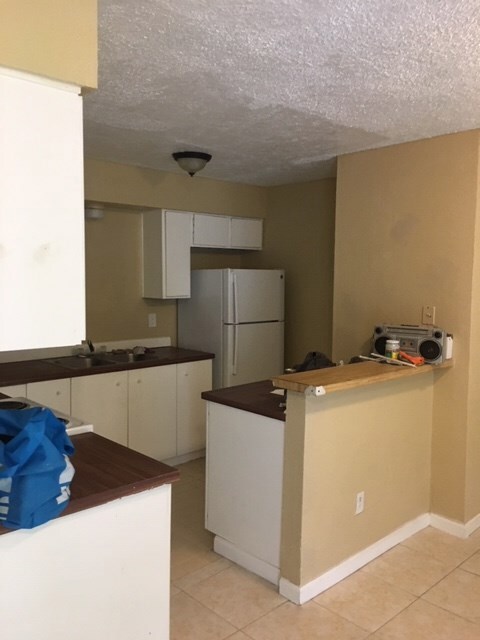 6110 W Mount Houston Rd unit B, Houston, TX 77088 - photo 2