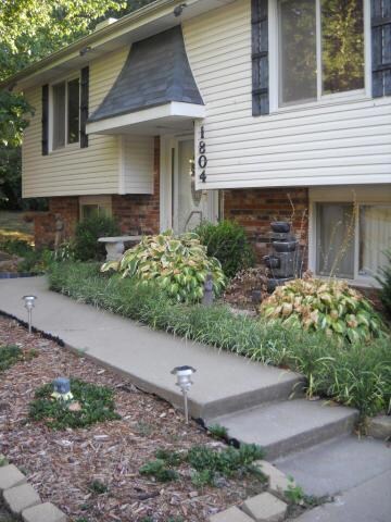 FRONT LANDSCAPING.jpg