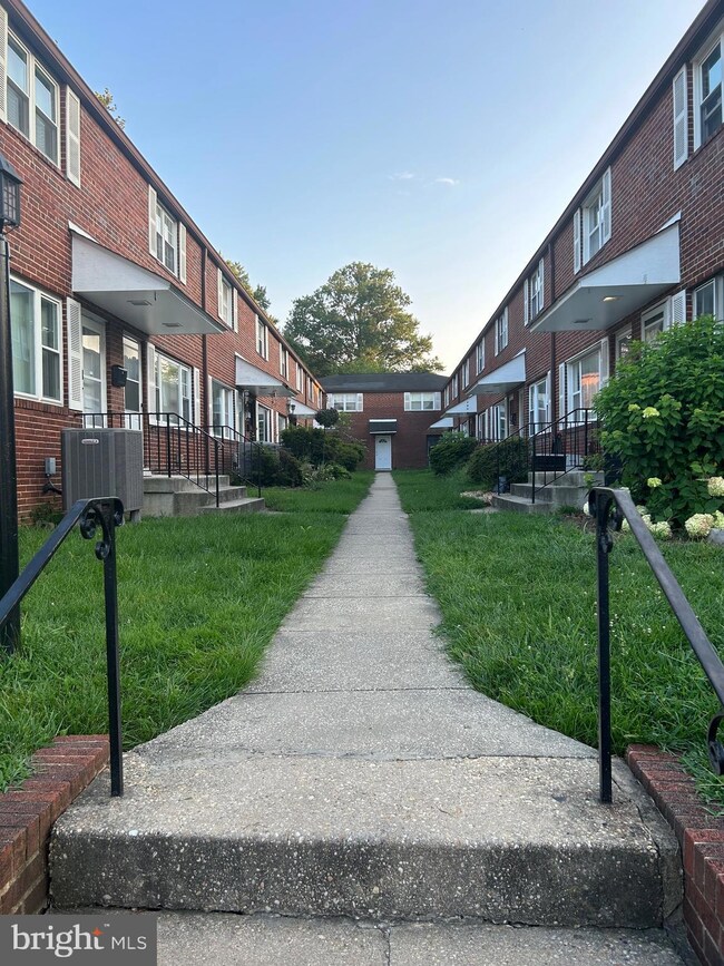 410 Main St unit 19, Laurel, MD 20707 - photo 2