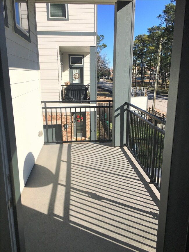 742 W Donovan St, Houston, TX 77091 - photo 6