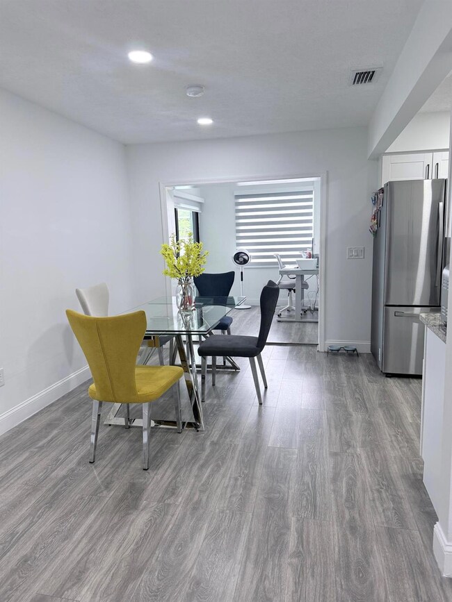 302 SW Whitmore Dr, Port Saint Lucie, FL 34984 - photo 4