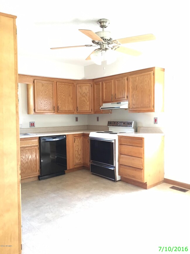 150 Sandy Dr, Jacksonville, NC 28546 - photo 5