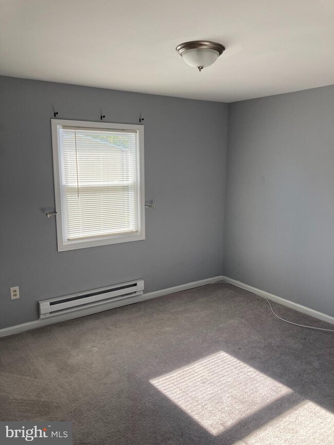 21 Apricot Ln, Levittown, PA 19055 - photo 5