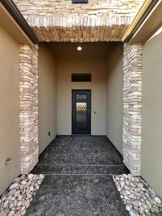 213 W United Way, Ivins, UT 84738 - photo 4