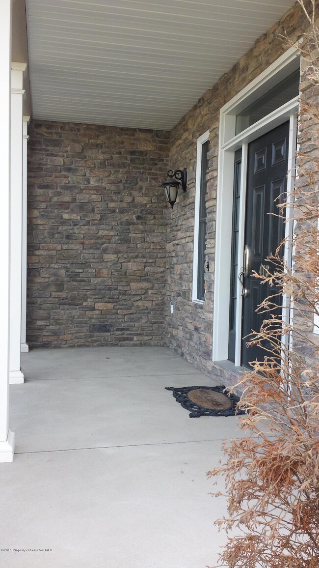 413 Champion Cir, Throop, PA 18512 - photo 6