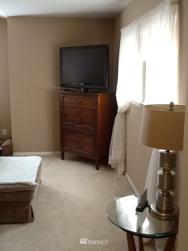 unlisted-address, Everett, WA 98204 - photo 5