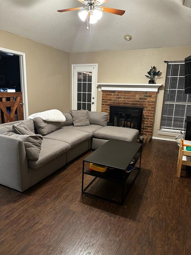 107 Thomas St, Joshua, TX 76058 - photo 2