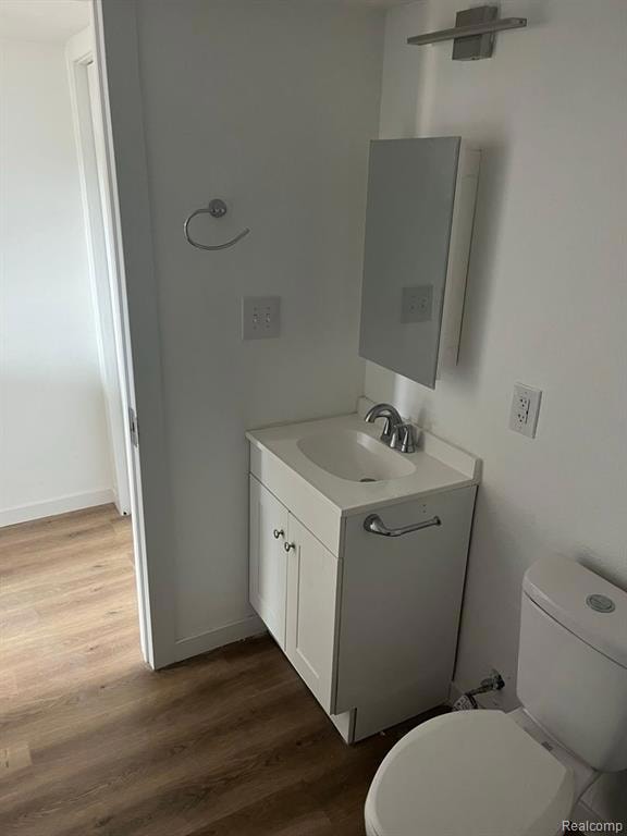 1305 Washington Ave unit 15, Bay City, MI 48708 - photo 2