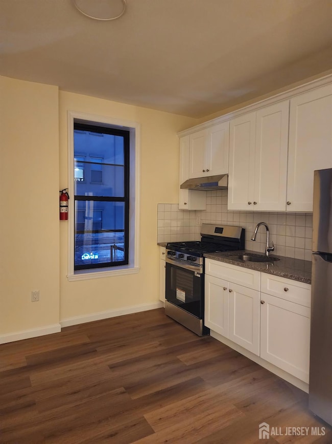 290 King St unit 4, Perth Amboy, NJ 08861 - photo 7