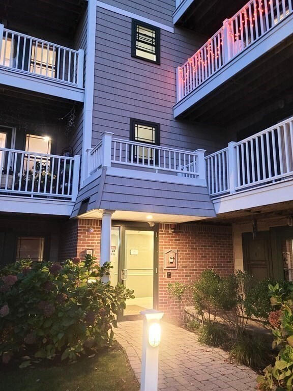 45 Hancock St unit 405, Quincy, MA 02171 - photo 2