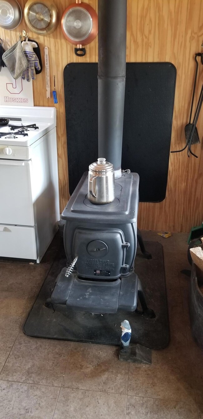 6 Kitchen wood Stove
