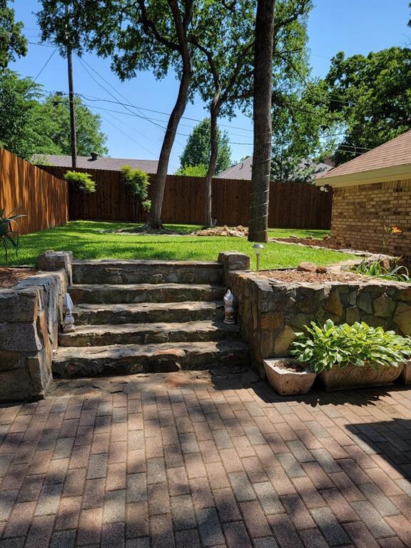 1216 Donna Ln, Bedford, TX 76022 - photo 3