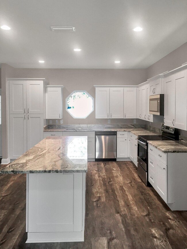 1866 Esplanade St, Navarre, FL 32566 - photo 4