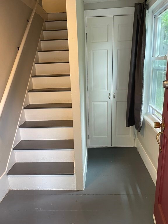 295 Sanborn St, Fitchburg, MA 01420 - photo 4