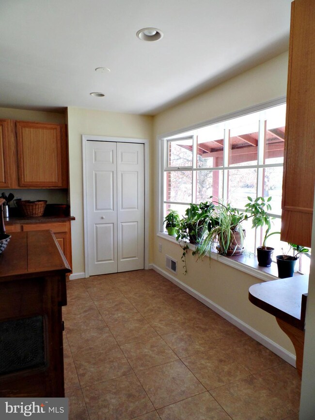 9606 Sudley Manor Dr, Manassas, VA 20109 - photo 6