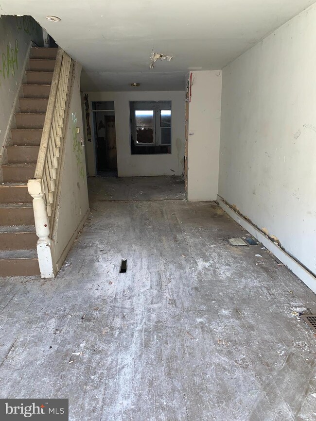 308 S Smallwood St, Baltimore, MD 21223 - photo 4