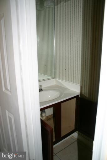 5840 N Holly Springs Dr, Capitol Heights, MD 20743 - photo 3