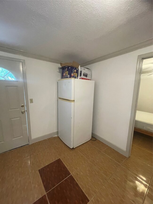 3710 Mandell St unit 4, Houston, TX 77006 - photo 4
