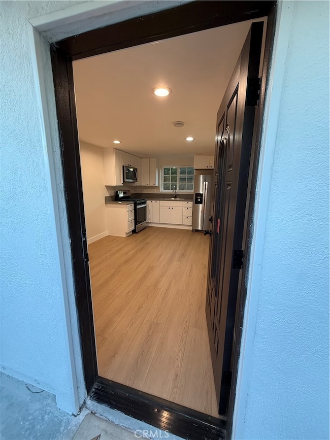 6538 Kelvin Ave, Los Angeles, CA 91306 - photo 5