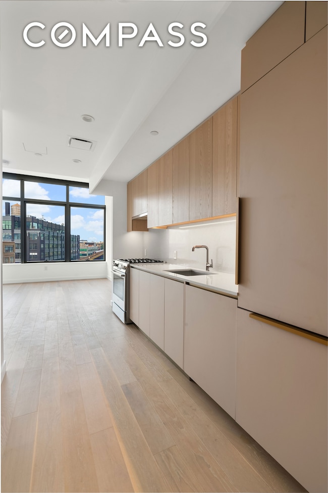 Skyline Tower unit 507, Long Island City, NY 11101 - photo 3