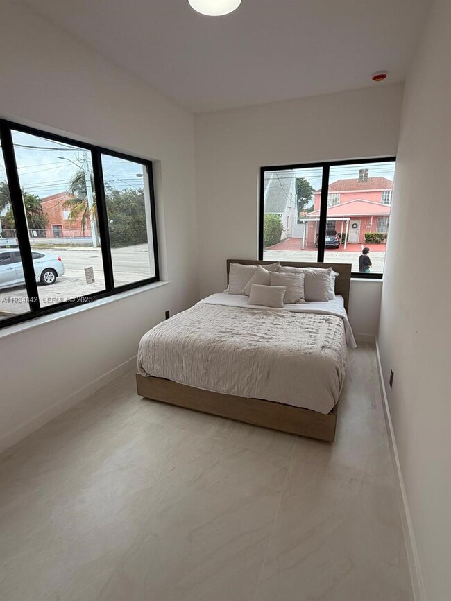 2436 SW 7th St unit 3, Miami, FL 33135 - photo 7