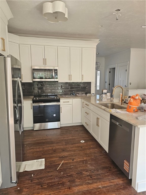 808 S 10th St, New Stanton, PA 15672 - photo 4