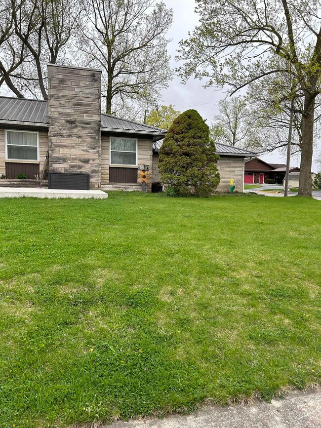 330 W Butcher St, Geneva, IN 46740 - photo 2