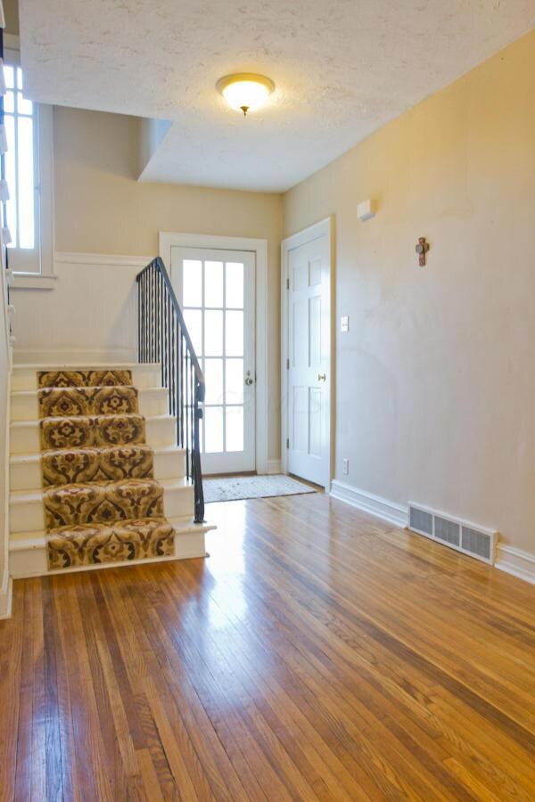 7901 Flint Road-1