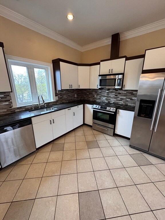 473 Revere Beach Pkwy unit 6, Revere, MA 02151 - photo 2