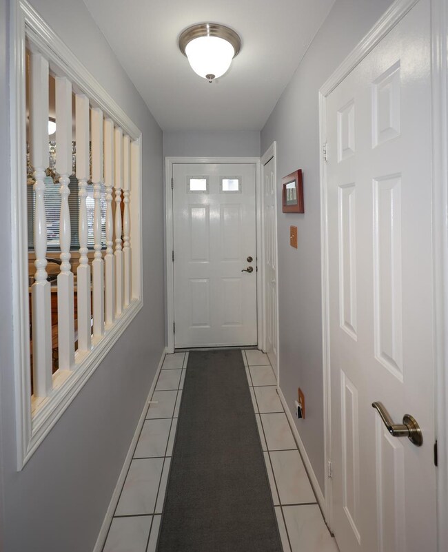 92 Shelburne Rd, MerriMacK, NH 03054 - photo 7