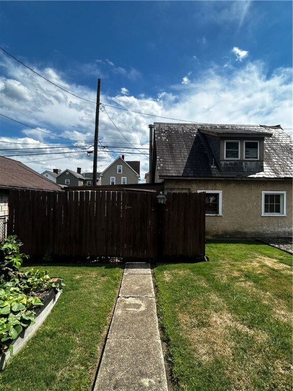 403 Spring St, Latrobe, PA 15650 - photo 7