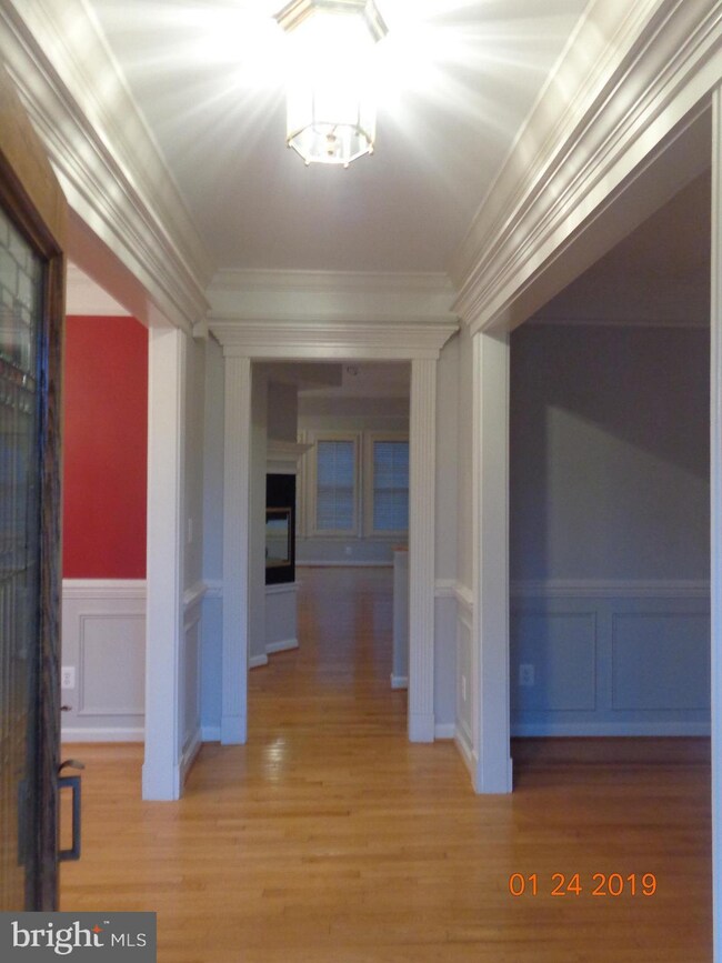 7958 Bonnie Briar Loop, Gainesville, VA 20155 - photo 3