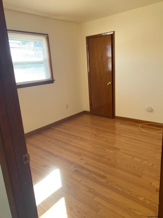 1 Oakland Ave, Colonie, NY 12205 - photo 5