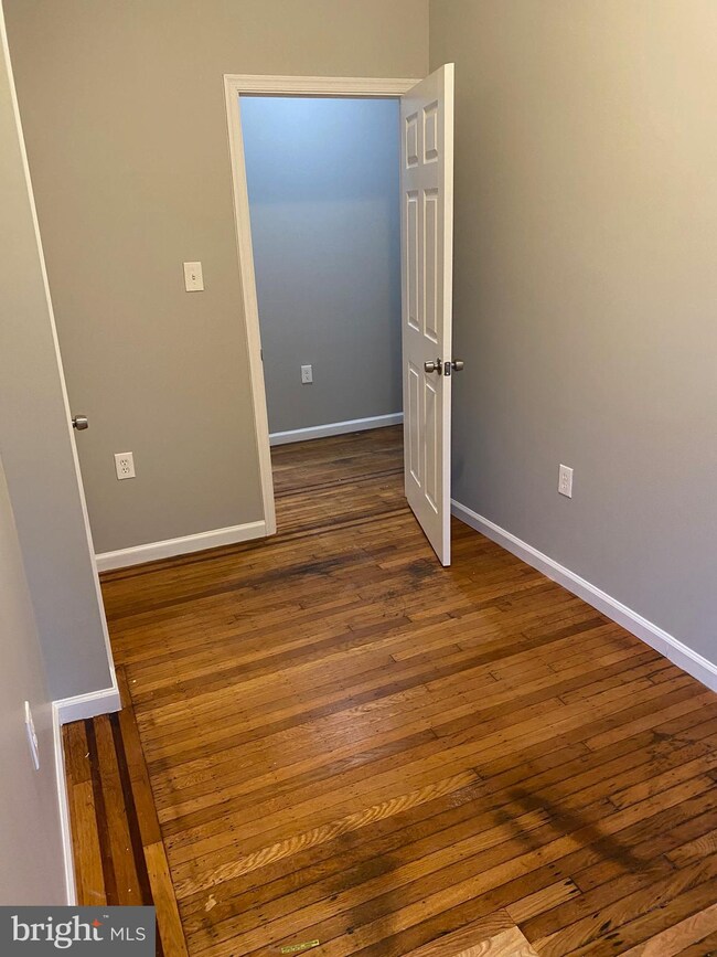 97 E Stewart Ave, Lansdowne, PA 19050 - photo 6