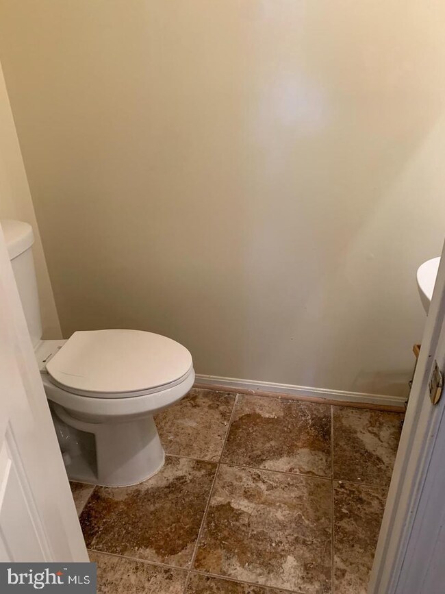 9228 Howland Rd, Laurel, MD 20723 - photo 5