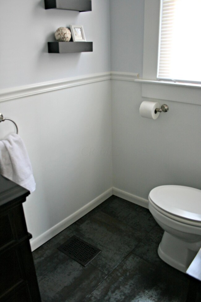 520 N Mulberry St, Logan, OH 43138 - photo 6