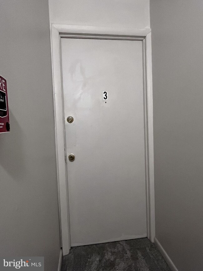 1502 W Mount Royal Ave unit 3, Baltimore, MD 21217 - photo 5