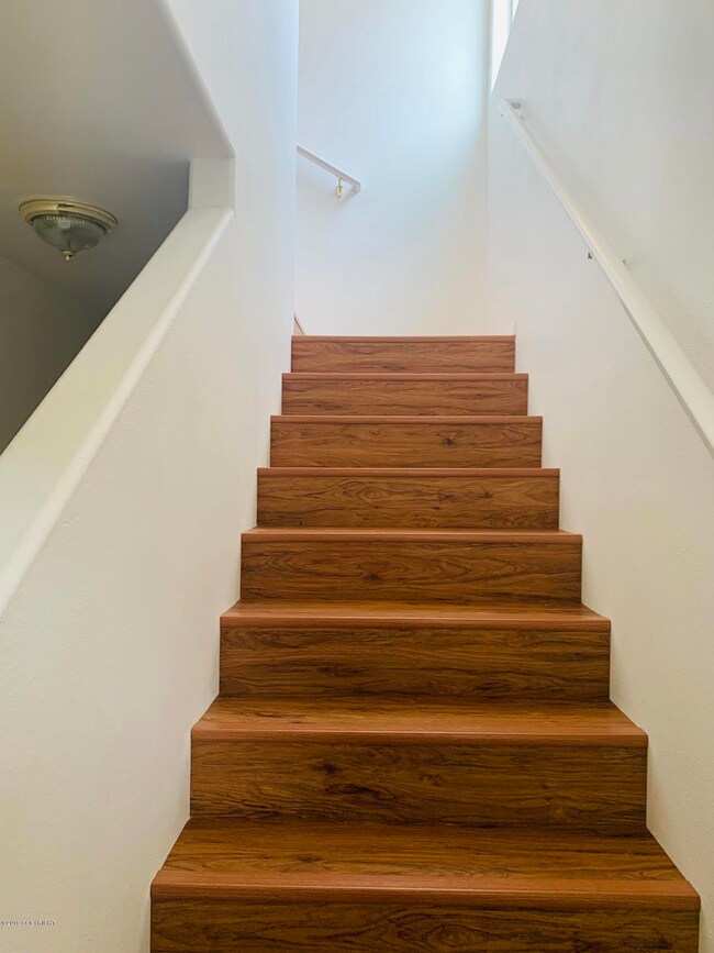 Stairs w/updated flooring
