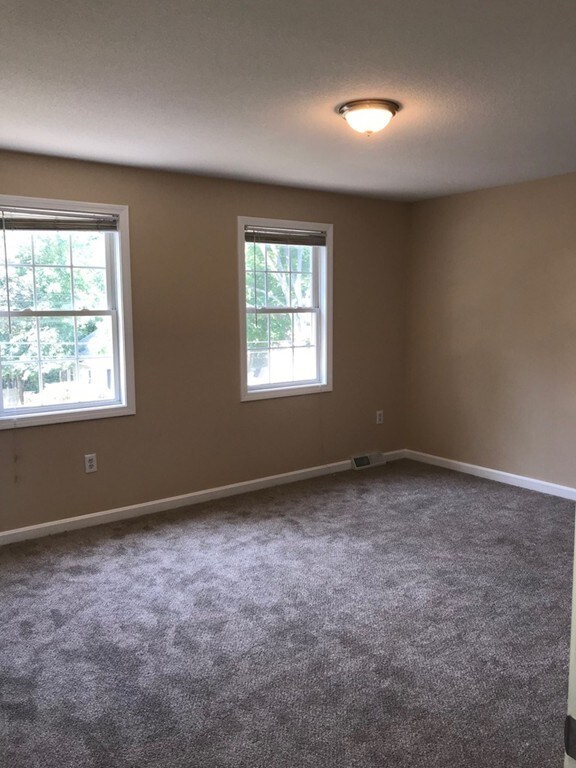 54 Agnes St unit 1, Springfield, MA 01118 - photo 7