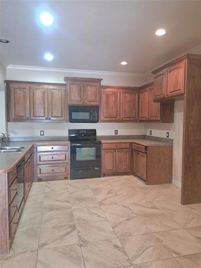 1301 Dicey Rd unit 201, Weatherford, TX 76085 - photo 3