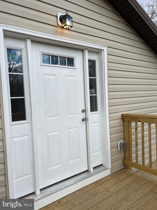 277 Briarwood Cir unit 5, Berkeley Springs, WV 25411 - photo 2