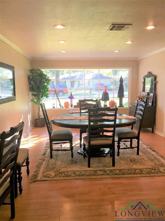 2501 Redbud St, Kilgore, TX 75662 - photo 2